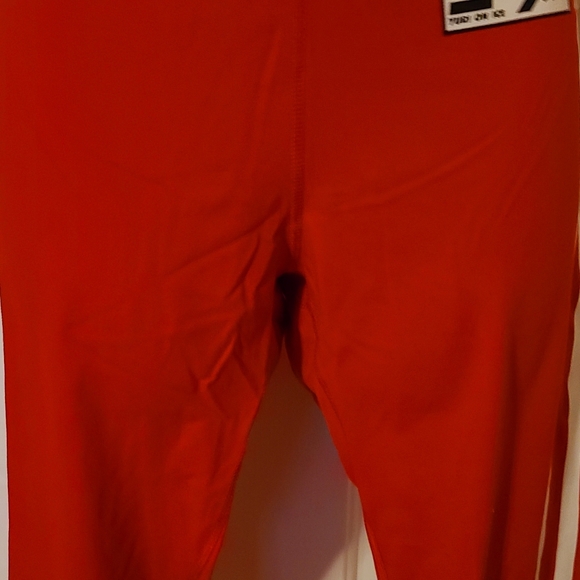 Beautiful Women Workout Outfit Size S. NWOT - Picture 3 of 9